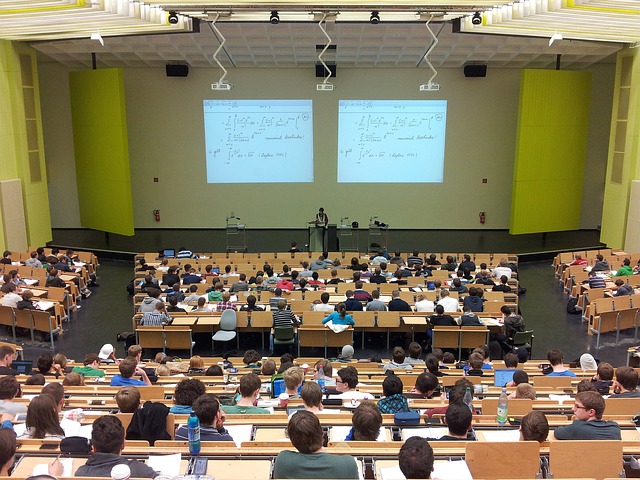 Spotkanie autorskie z prof. Bralczykiem